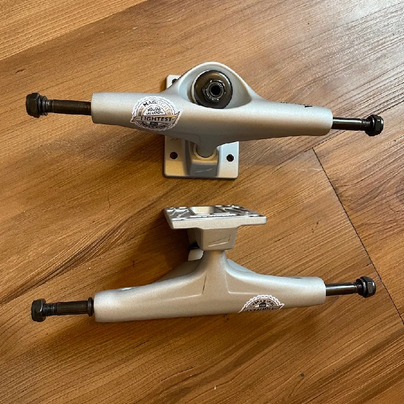 TENSOR - Mag Light Silver Skateboard Trucks